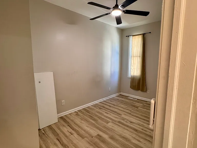 834 College Ave — Photo 18