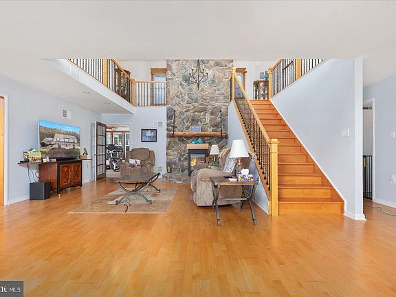 5th image of 209 Park Ridge Ct