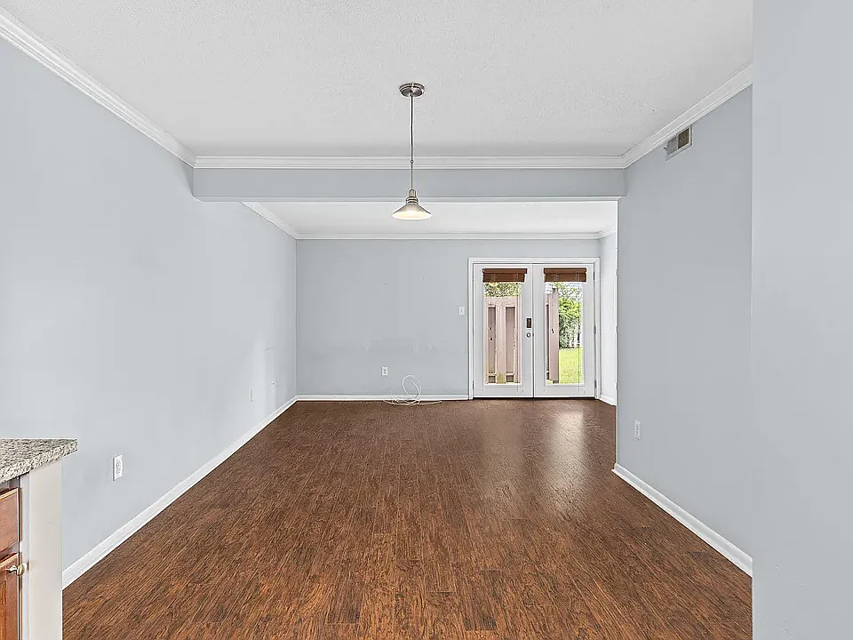 2 bed, 960 sqft, $2,000 — Photo 3