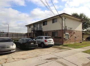 9031 Palm St, New Orleans, LA 70118