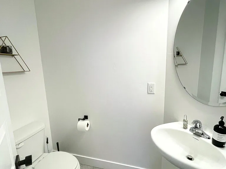 48 N 2000 W — Photo 7