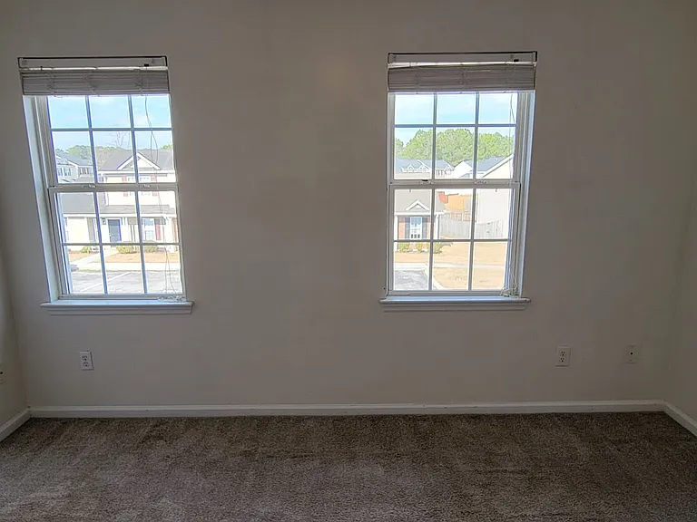 106 Pinegrove Ct — Photo 20