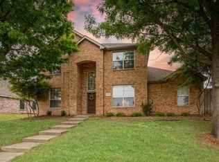 220 Williamsburg Dr, Van Alstyne, TX 75495
