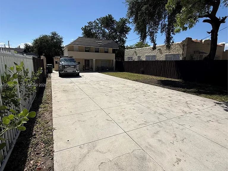 6716 NW 6th Ave #2 — Photo 19