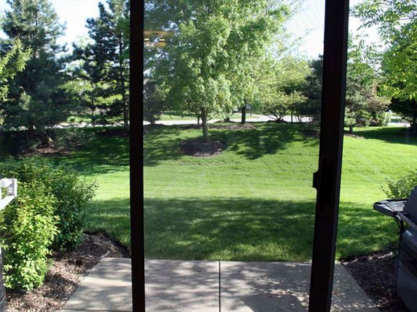 1457 Walnut Hill Ave, Saint Charles, IL 60174