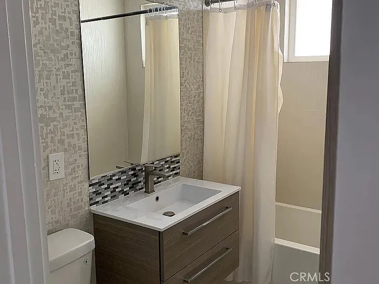 702 S Saint Andrews Pl #7 — Photo 7