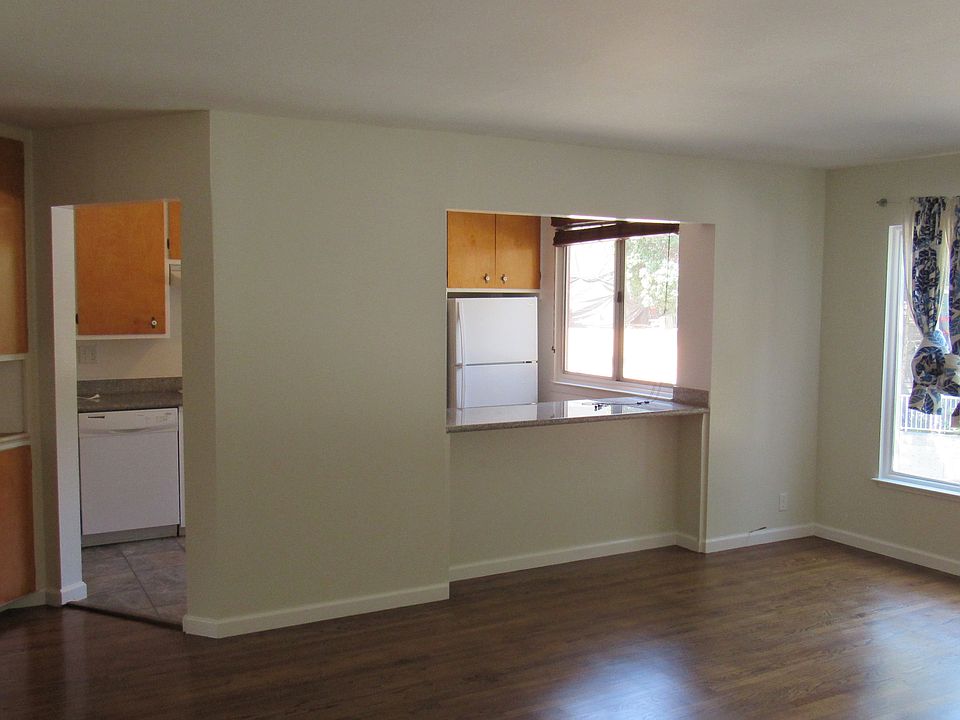 1st image of 315 Roosevelt Way