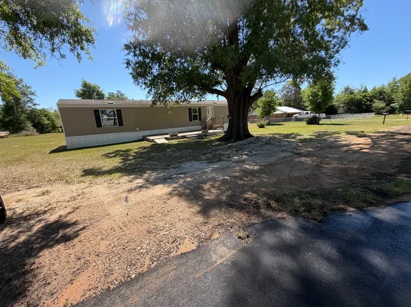 1790 Carolina St, Alford, FL 32420