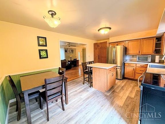 4th image of 3950 Gardner Ln