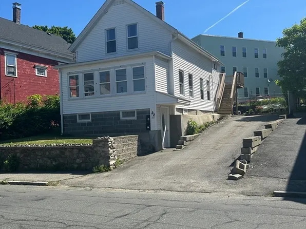 22 Barker St, Methuen, MA 01844