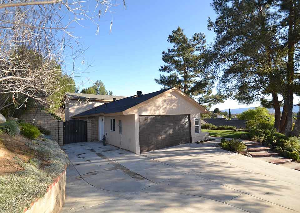 1st image of 27940 Harwood Dr