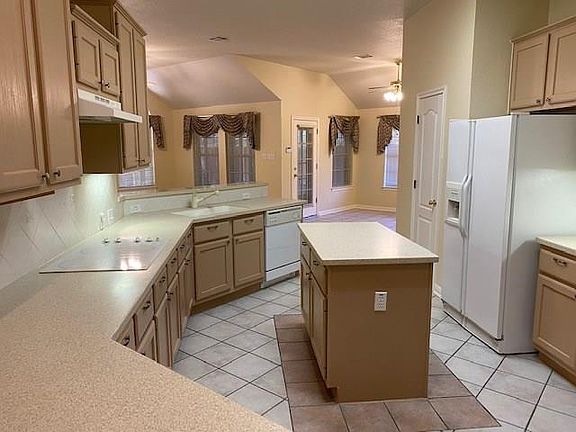5th image of 1604 Menteer Dr