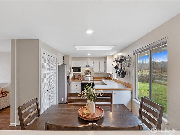 5th image of 5827 145th Street NE