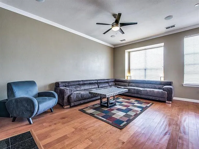 1355 Chase Ln — Photo 11