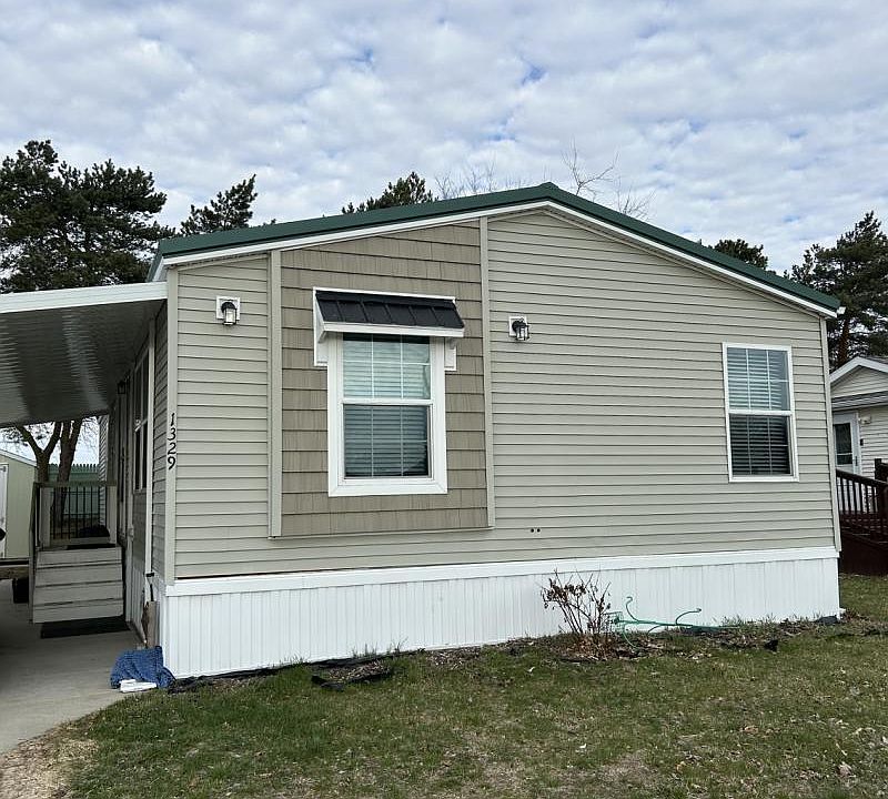 1st image of 1329 Cambridge Ln