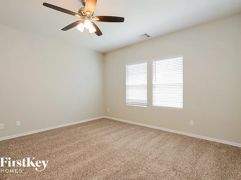 838 N Water St — Photo 9
