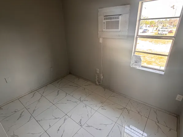 930 S Delaney Ave #1, Avon Park, FL 33825