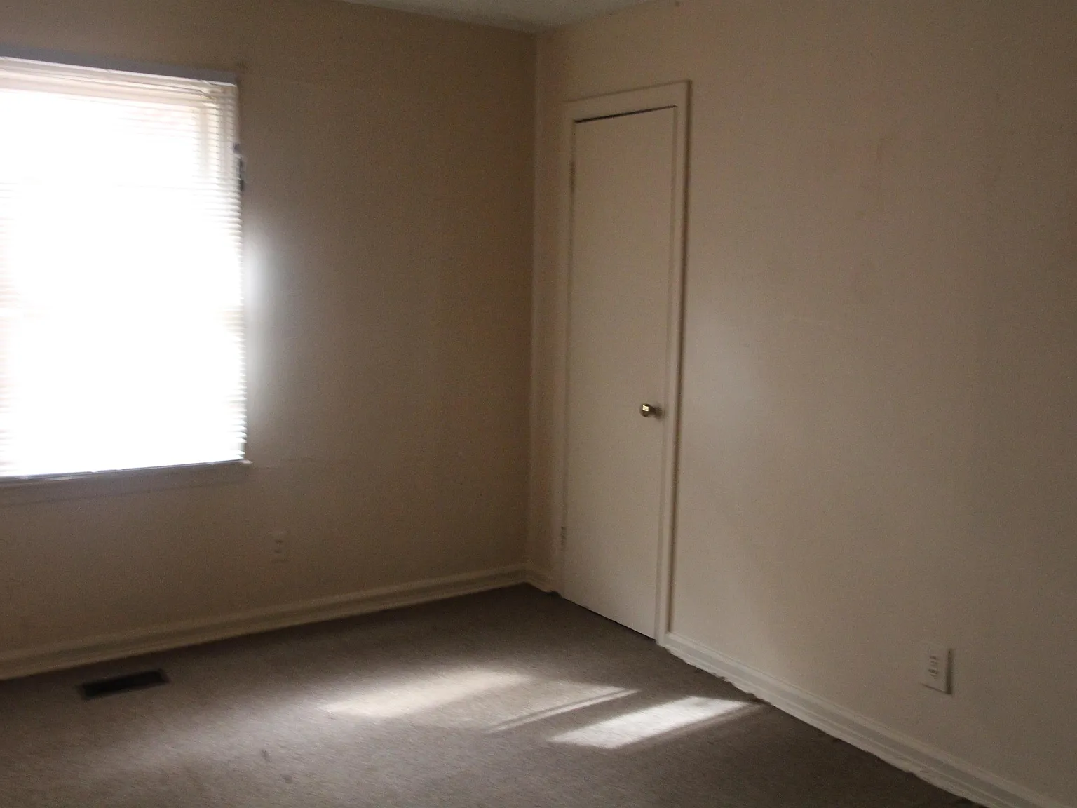 Mercer Avenue 706 West - 1 — Photo 4