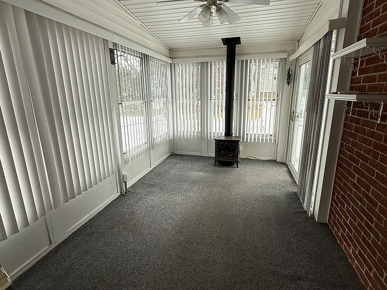 196 Clover St #1 — Photo 11