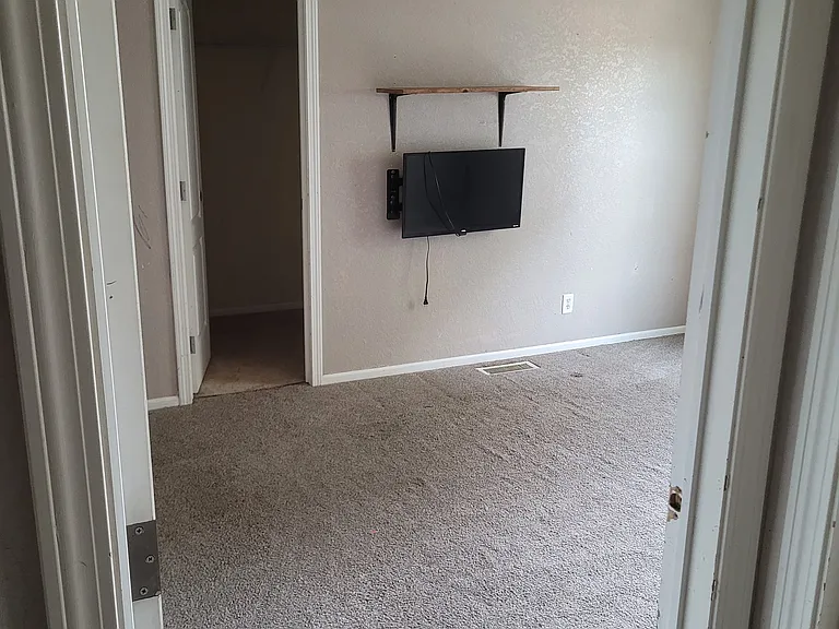 10450 S Rhyolite Ave — Photo 14