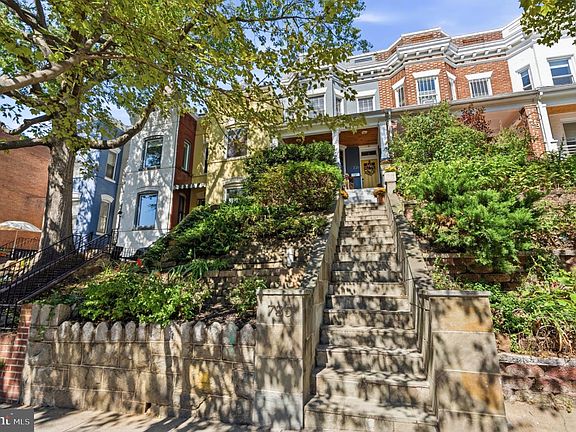 5th image of 735 Fairmont St NW