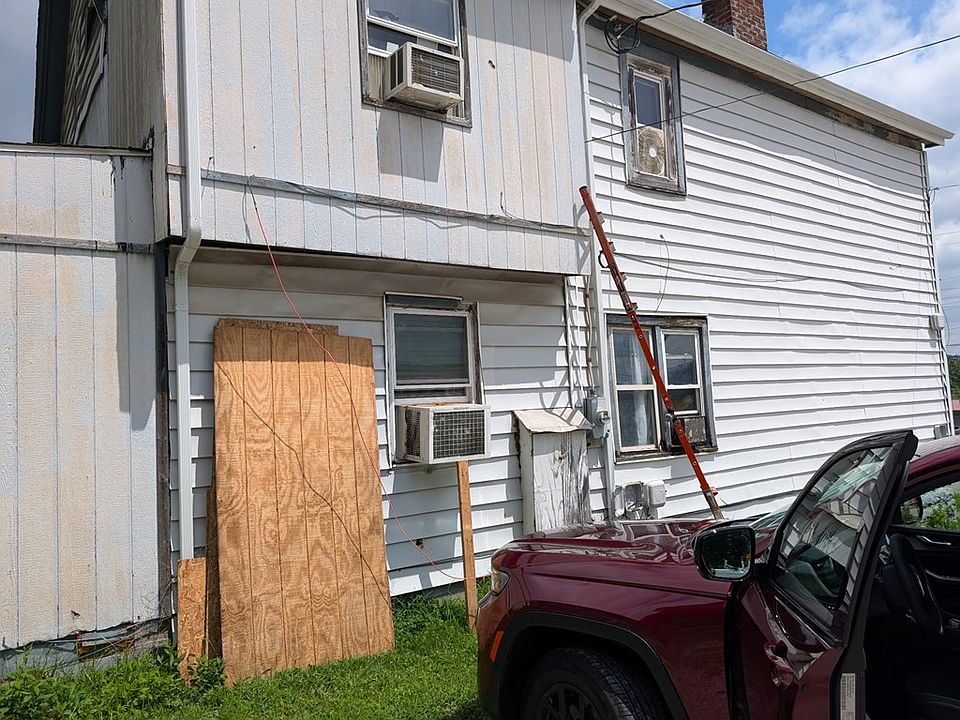 2nd image of 2809 Gallia St #3