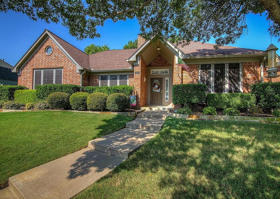 1st image of 2105 Saint Andrew Dr