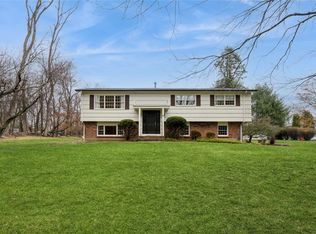 6 Hampton Rd, Airmont, NY 10901