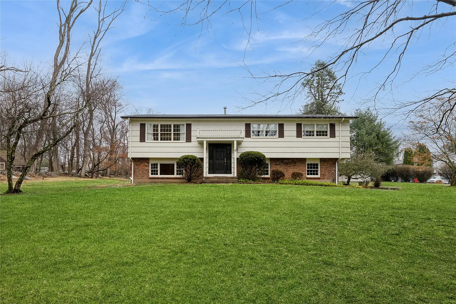 6 Hampton Road photo 1