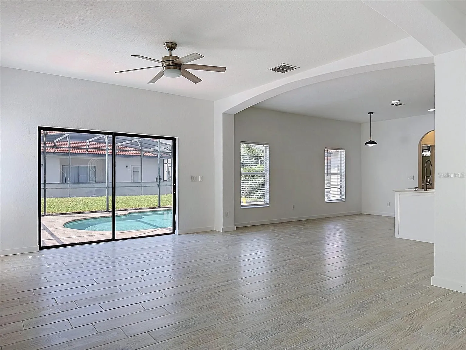 4 bed, 2.5 bath, 2072 sqft, $2,750 — Photo 3