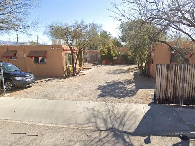 2606 Columbus — Photo 13