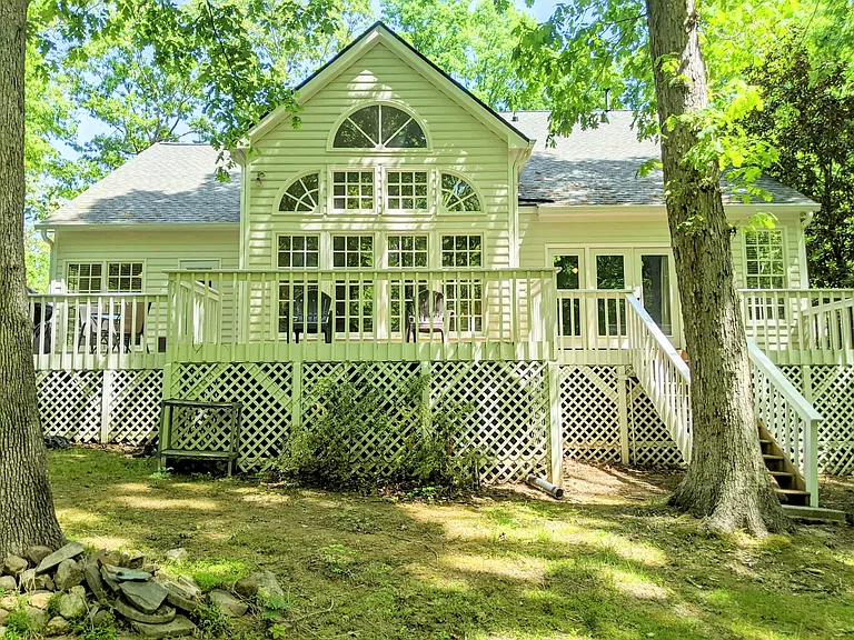 102 Blackford Ct — Photo 18