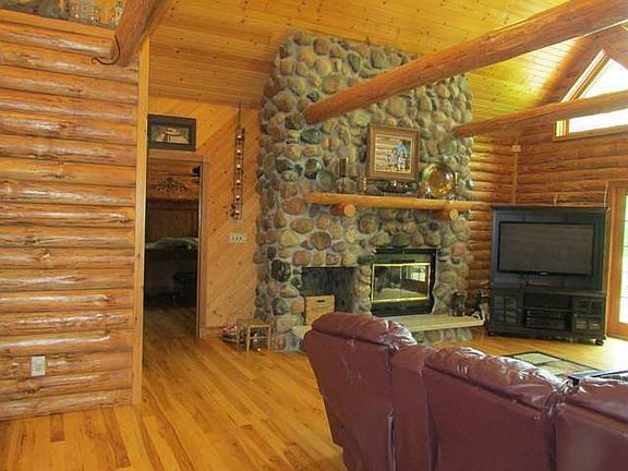 4th image of W10575 Elmwood Ln