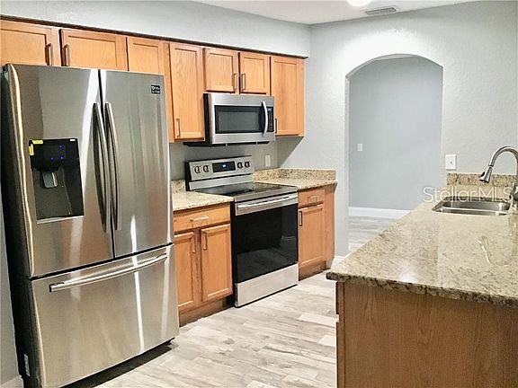 5th image of 2871 Bedford St