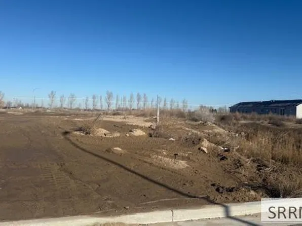 361&371 Copeland Dr, Idaho Falls, ID 83401