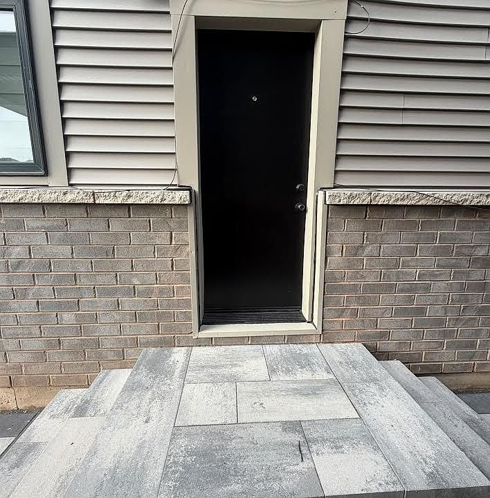 1st image of 71 Starfire Cres #Basement