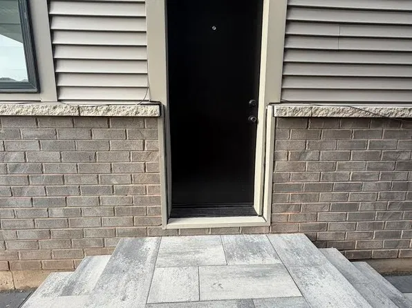 71 Starfire Cres #Basement, Hamilton, ON L8E 0K8
