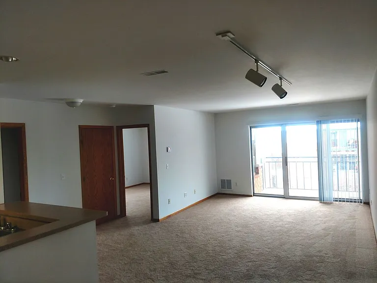 Riverwalk Apartments — Photo 33