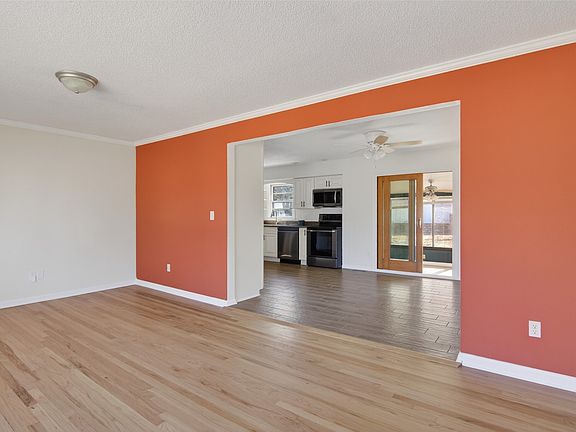 3rd image of 3001 Roblang Ct