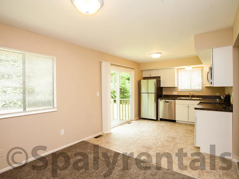 2136 Winewood Ave — Photo 7