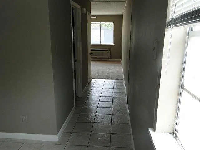 Studio, 625 sqft, $700 — Photo 4