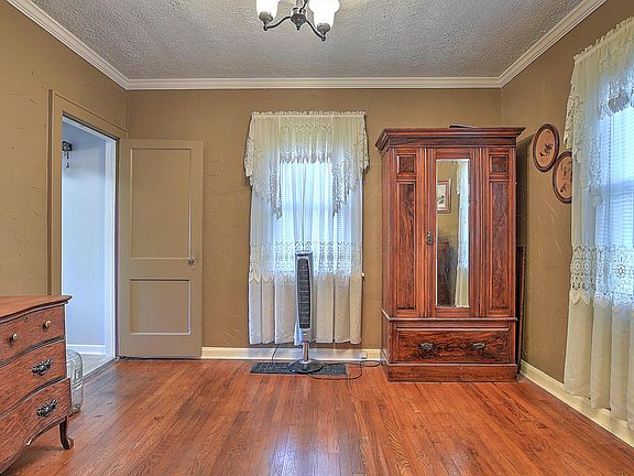 5th image of 1644 Pineola Ave