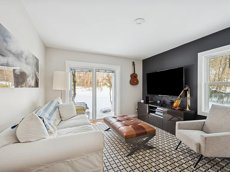 74 Lakeside Ln — Photo 7