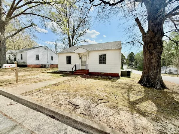 111 W High St, South Hill, VA 23970