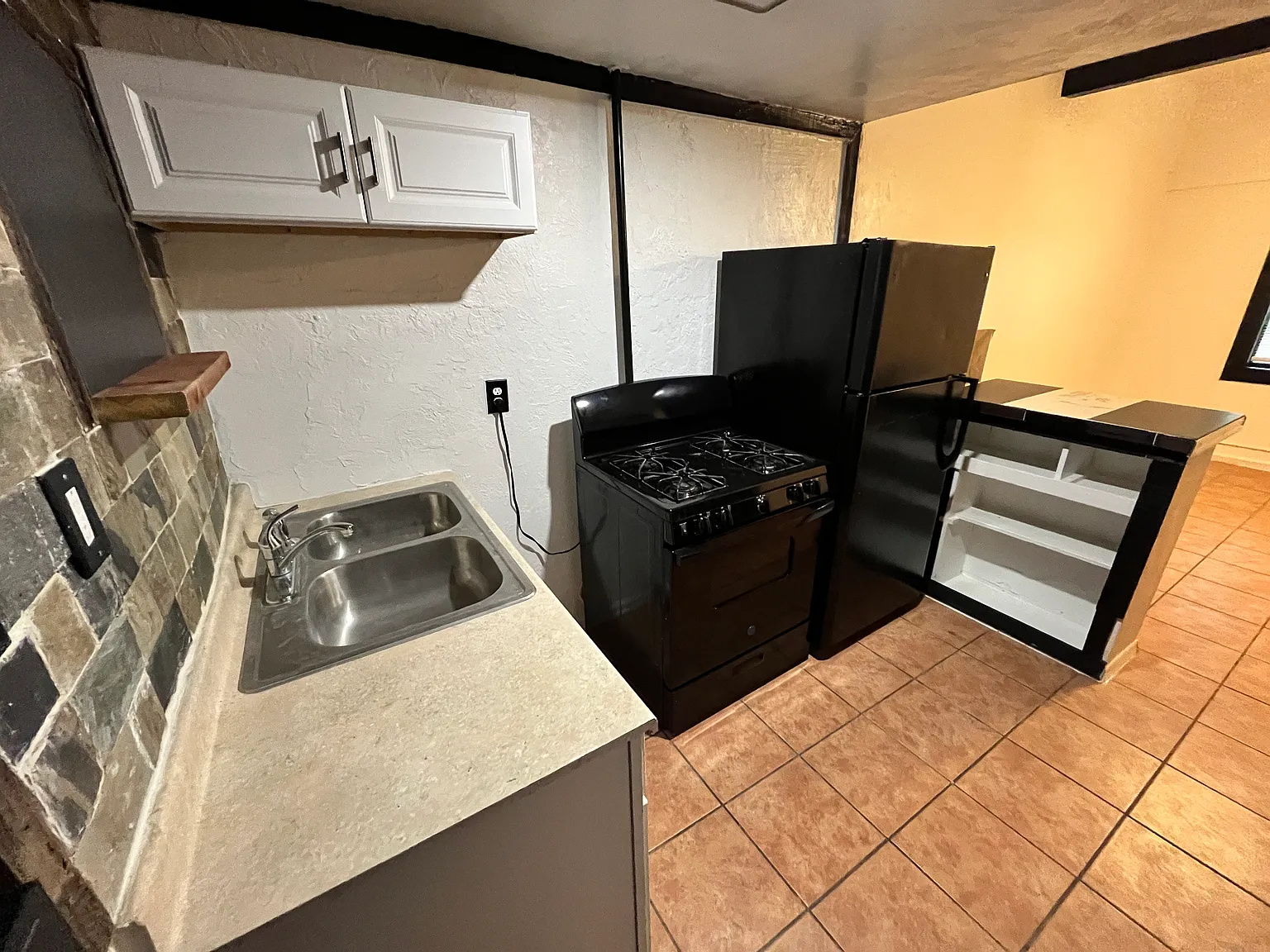Studio, 250 sqft, $575 — Photo 4