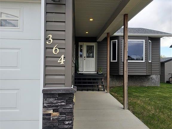 2nd image of 364 8th AVENUE W