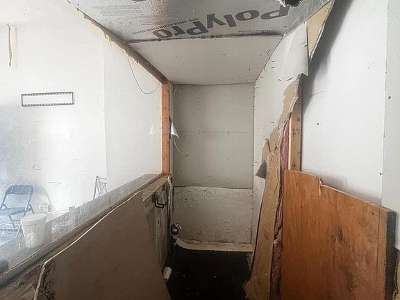 4th image of 5027 Ogden St