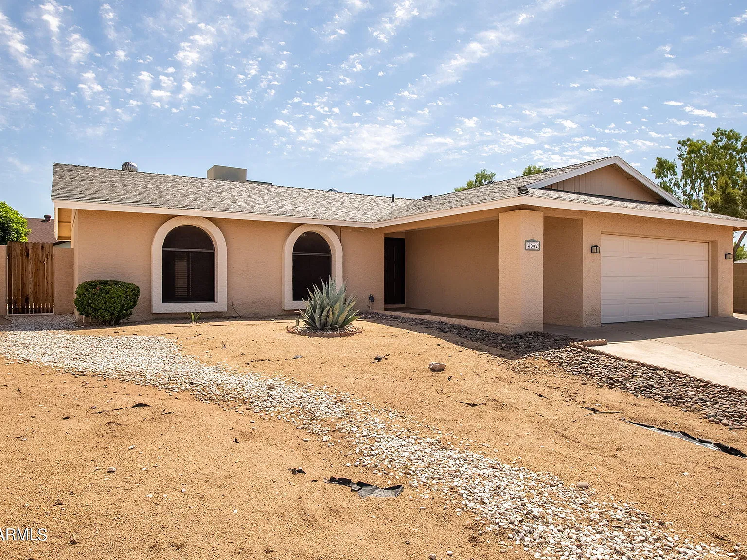 3 bed, 2.0 bath, 1746 sqft, $2,350 — Photo 3