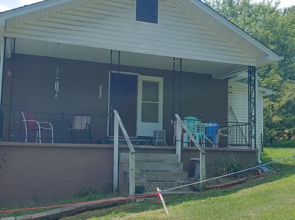 112 Lyons Rd, Hampton, TN 37658