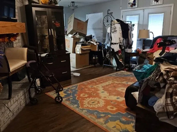 3725 Longstraw Dr, Fort Worth, TX 76137